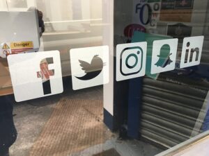 Adesivi Social Network per vetrina